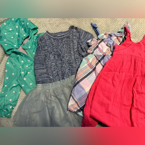 Bundle of clothes for toddler girl size 18m - 2T - Picture 1 of 6